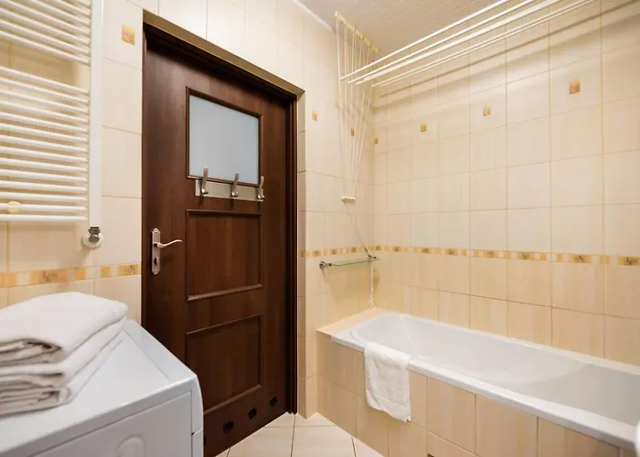 Zielone Zacisze, Darmowy Parking Varšava