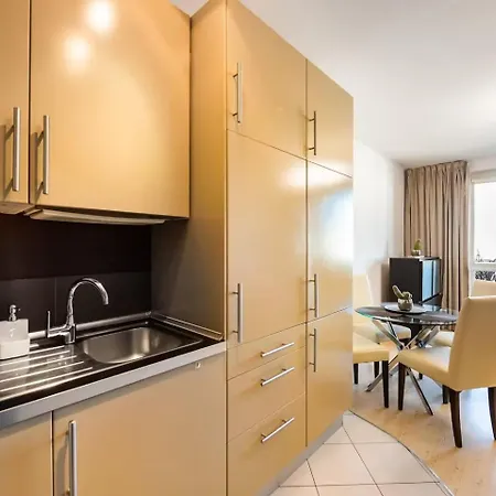 Zielone Zacisze, Darmowy Parking Apartment Warschau