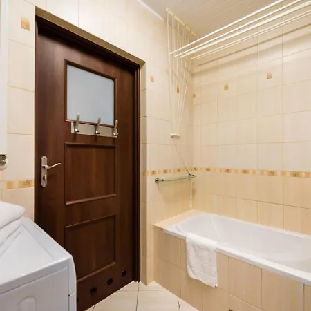 Zielone Zacisze, Darmowy Parking Warschau